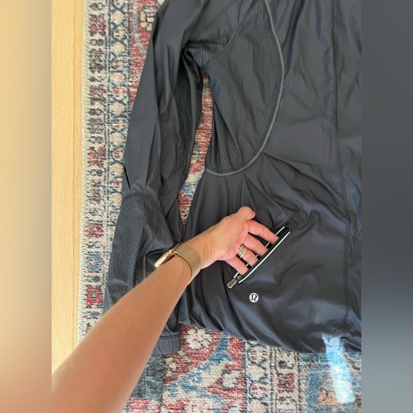 Lululemon Run Inspire Jacket - Picture 10 of 12
